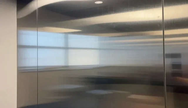 业务适配中性能与适用条件的平衡策略